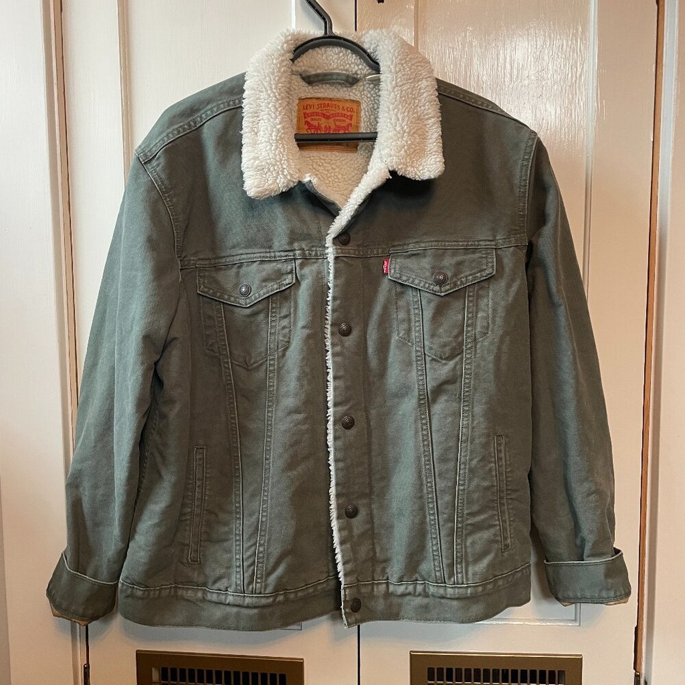 Levi's Trucker Jacket in Green with Sherpa Lining | Large